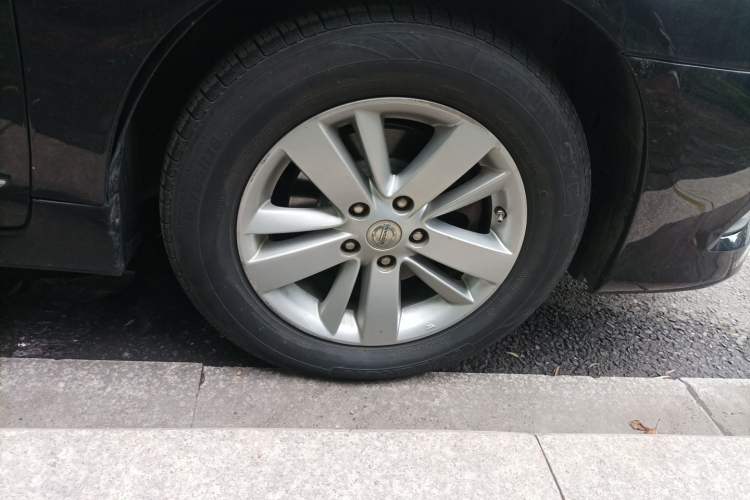Used Nissan Teana 2011 2.0L XL Comfort Edition Right Front Wheel Hub