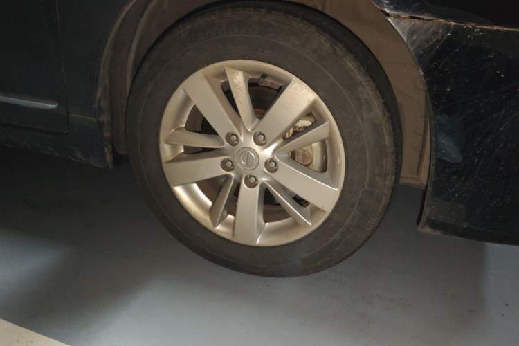 Used Nissan Teana 2011 2.0L XL Comfort Edition Right Front Wheel Hub