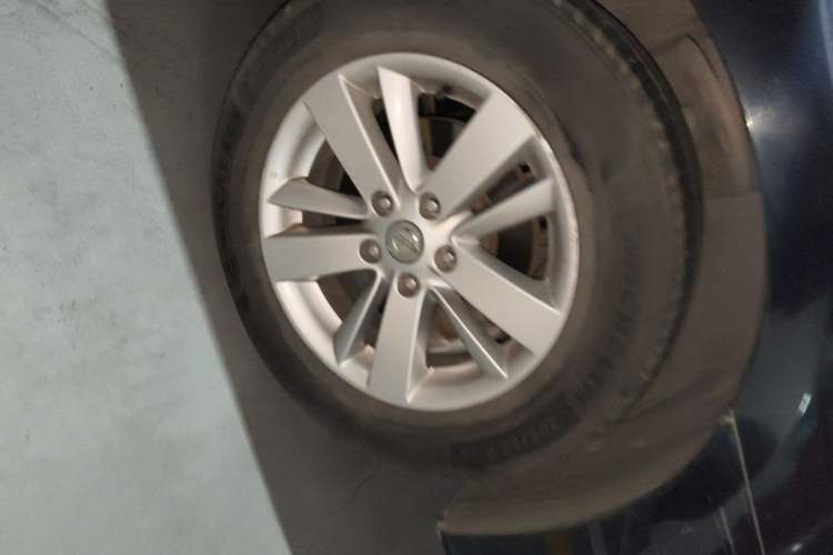 Used Nissan Teana 2011 2.0L XL Comfort Edition Right Front Wheel Hub