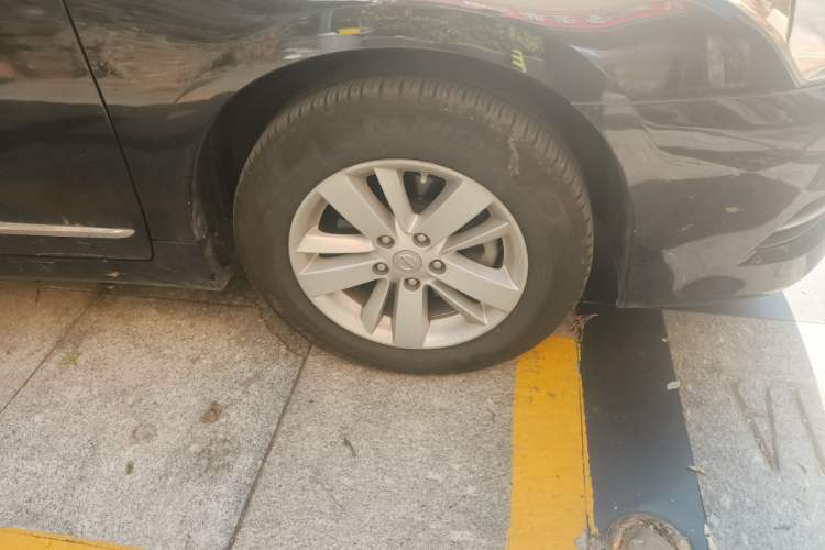 Used Nissan Teana 2011 2.0L XL Comfort Edition Right Front Wheel Hub