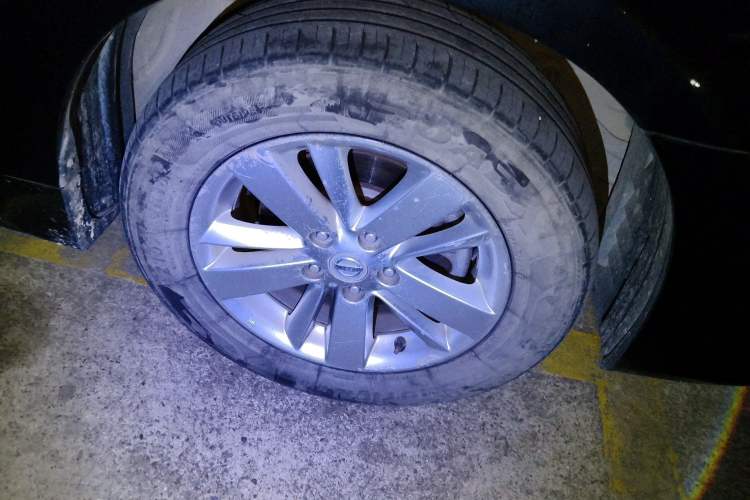 Used Nissan Teana 2011 2.5L XL Advanced Edition Right Front Wheel Hub