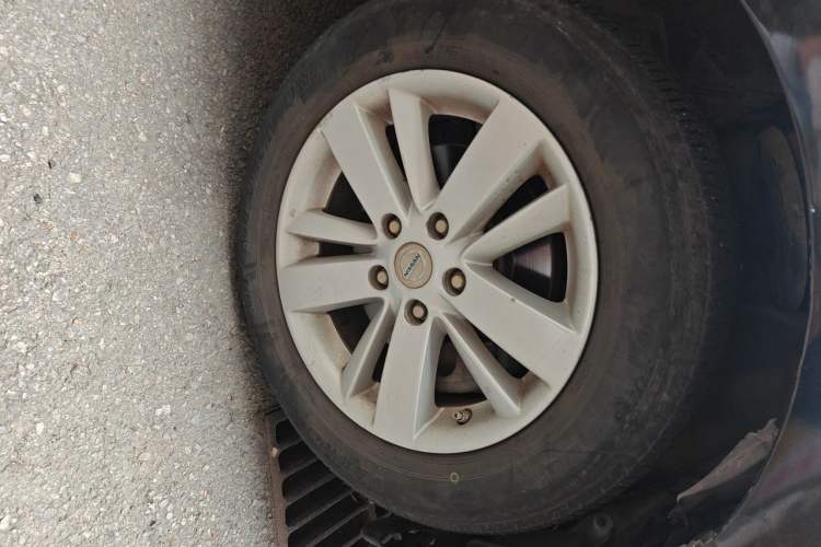 Used Nissan Teana 2011 2.0L XL Comfort Edition Right Front Wheel Hub