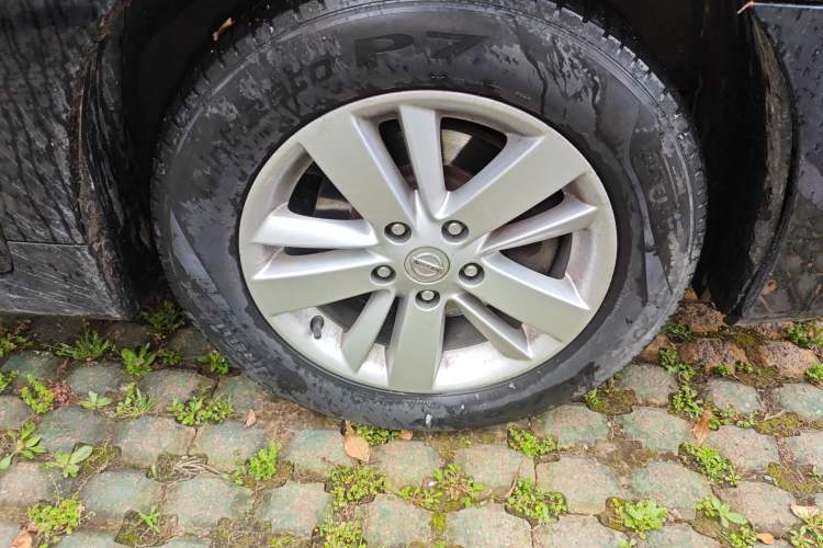 Used Nissan Teana 2011 2.0L XL Comfort Edition Right Front Wheel Hub