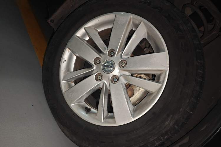 Used Nissan Teana 2011 2.5L XL Advanced Edition Right Front Wheel Hub