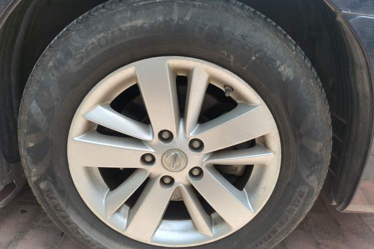 Used Nissan Teana 2011 2.5L XL Advanced Edition Right Front Wheel Hub