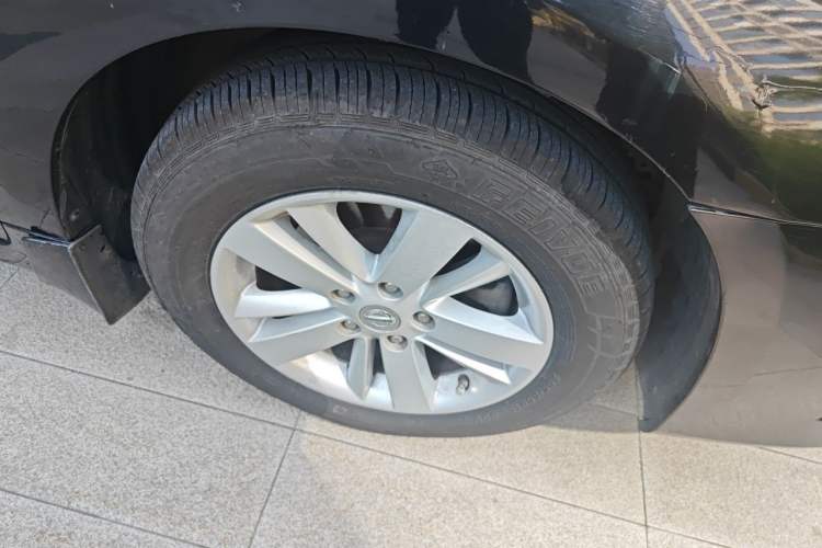 Used Nissan Teana 2011 2.5L XL Advanced Edition Right Front Wheel Hub