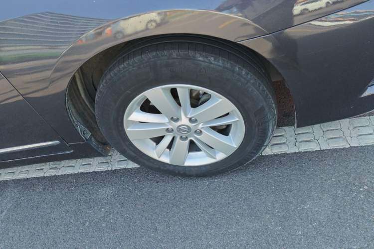 Used Nissan Teana 2011 2.0L XL Comfort Edition Right Front Wheel Hub