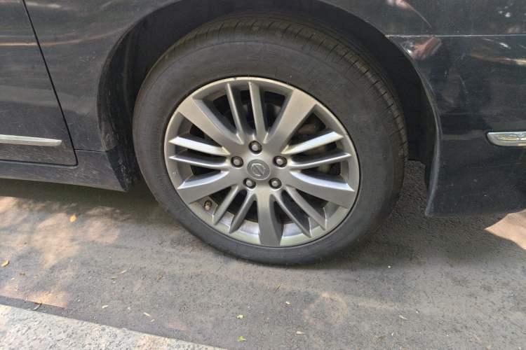 Used Nissan Teana 2011 Duke 2.5L XV Luxury Edition Right Front Wheel Hub