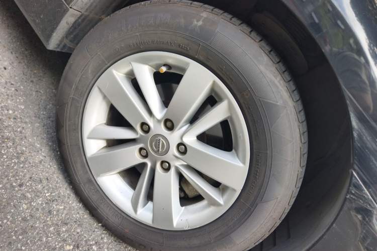 Used Nissan Teana 2011 2.0L XL Comfort Edition Right Front Wheel Hub