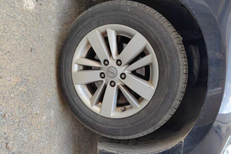 Used Nissan Teana 2011 2.0L XL Comfort Edition Right Front Wheel Hub