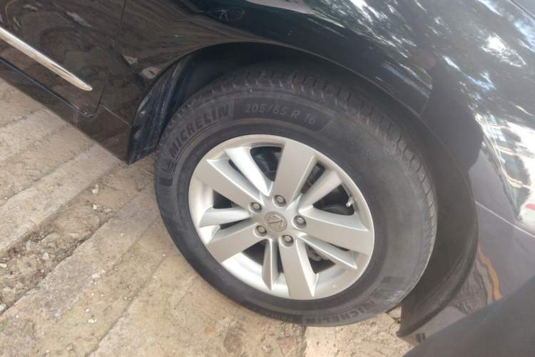 Used Nissan Teana 2011 2.5L XL Advanced Edition Right Front Wheel Hub