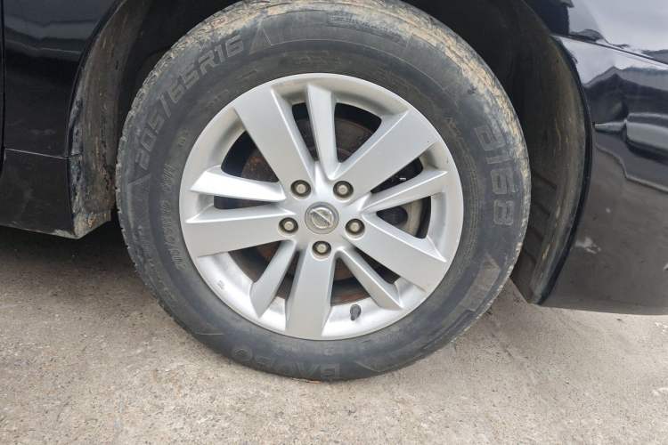 Used Nissan Teana 2011 2.0L XL Glory Edition Right Front Wheel Hub