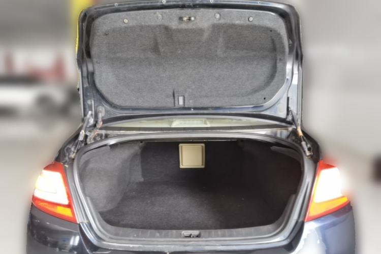 Used Nissan Teana 2011 2.0L XE Standard Edition Trunk