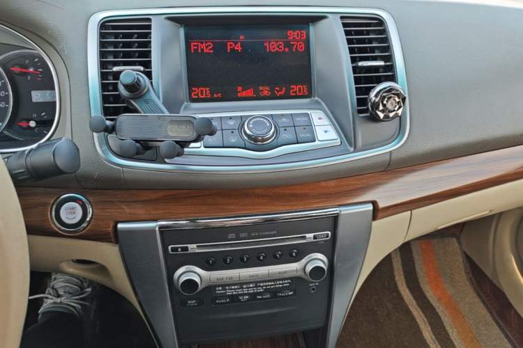 Used Nissan Teana 2011 2.0L XL Comfort Edition Audio And AC Panel