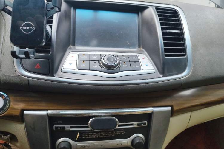 Used Nissan Teana 2011 2.0L XL Comfort Edition Audio And AC Panel