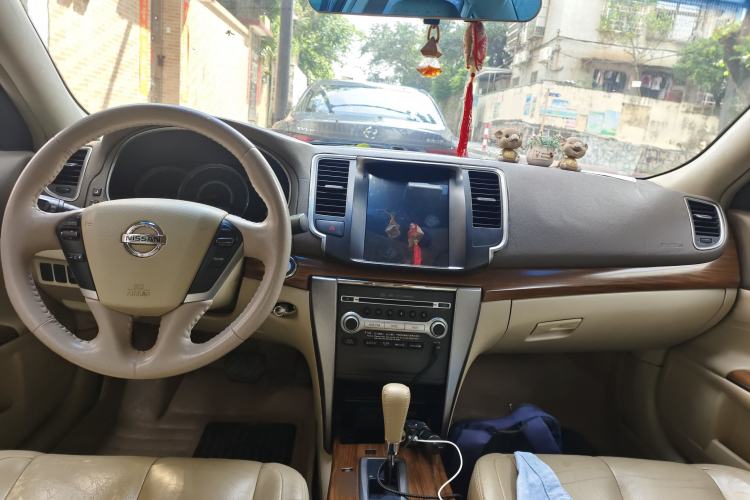Used Nissan Teana 2011 2.5L XL Advanced Edition Center Console