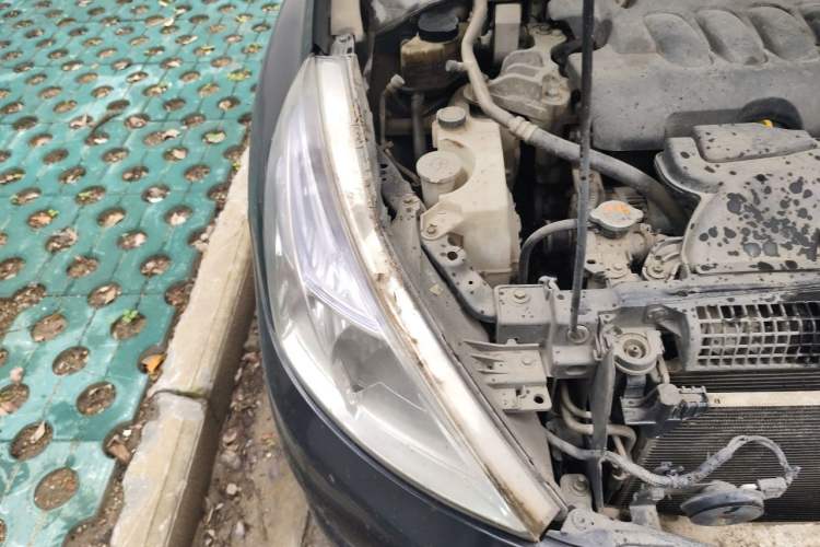 Used Nissan Teana 2011 2.0L XL Comfort Edition Engine Bay Right