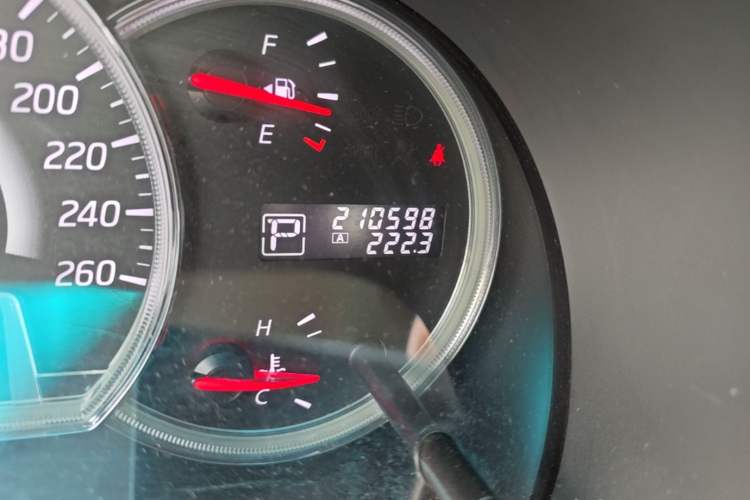Used Nissan Teana 2011 2.0L XL Comfort Edition Odometer Close Up
