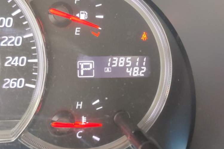 Used Nissan Teana 2011 2.5L XL Advanced Edition Odometer Close Up