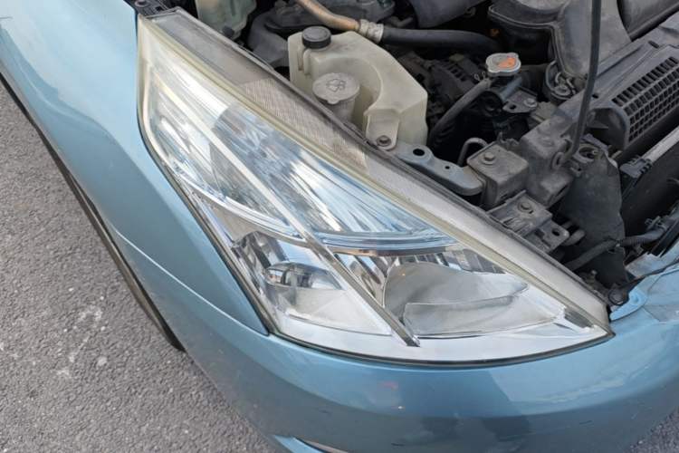 Used Nissan Teana 2011 2.0L XL Comfort Edition Right Front Headlight
