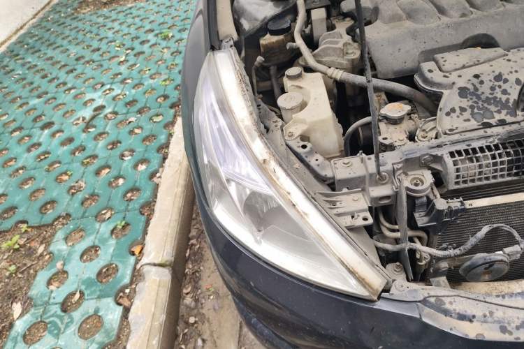 Used Nissan Teana 2011 2.0L XL Comfort Edition Right Front Headlight