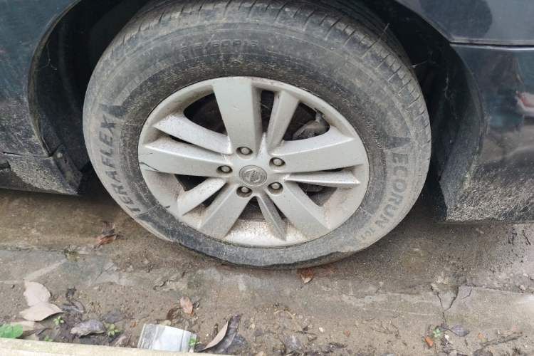 Used Nissan Teana 2011 2.0L XL Comfort Edition Right Front Wheel Hub