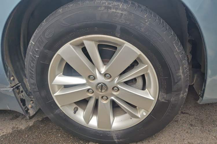 Used Nissan Teana 2011 2.0L XL Comfort Edition Right Front Wheel Hub