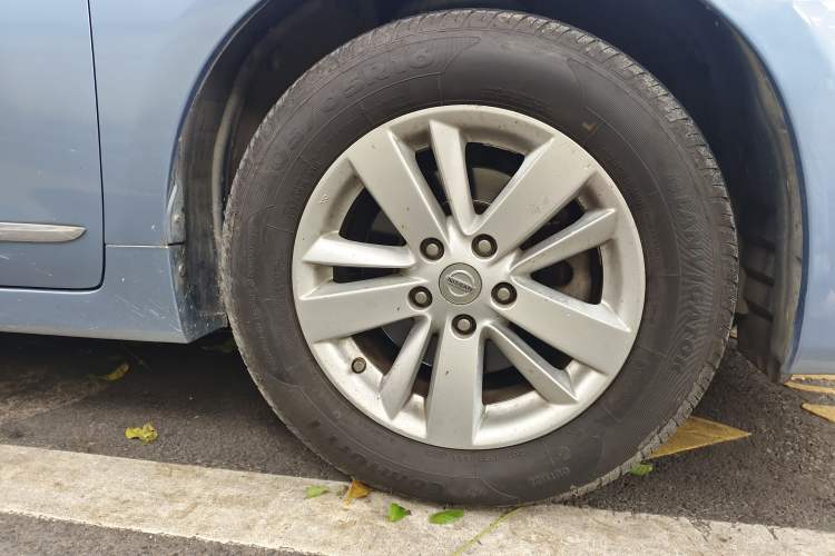Used Nissan Teana 2011 2.5L XL Advanced Edition Right Front Wheel Hub