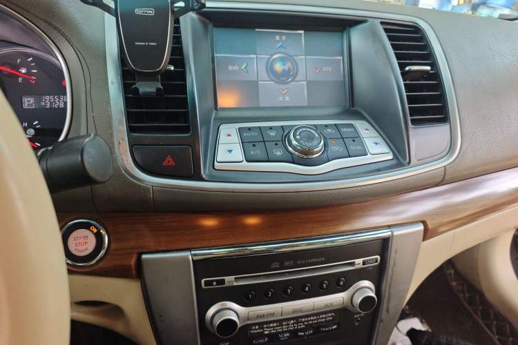 Used Nissan Teana 2011 2.5L XL Advanced Edition Audio And AC Panel