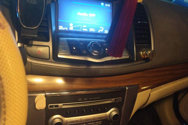 Used Nissan Teana 2011 2.0L XL Glory Edition Audio And AC Panel