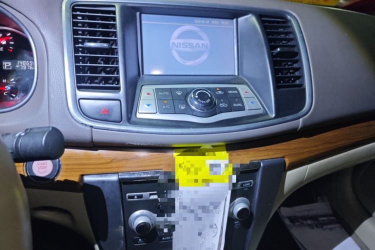 Used Nissan Teana 2011 2.0L XL Comfort Edition Audio And AC Panel