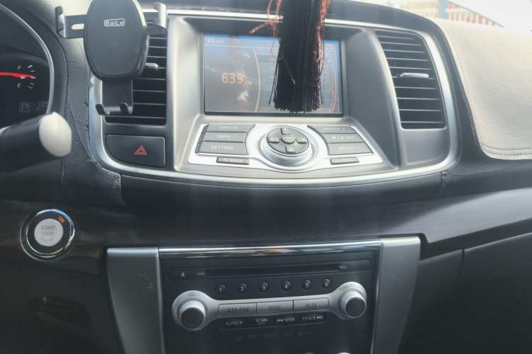 Used Nissan Teana 2011 Duke 2.5L XV Luxury Edition Audio And AC Panel