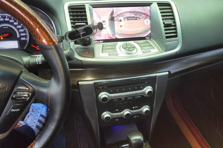 Used Nissan Teana 2011 Duke 2.5L XV Luxury Edition Audio And AC Panel