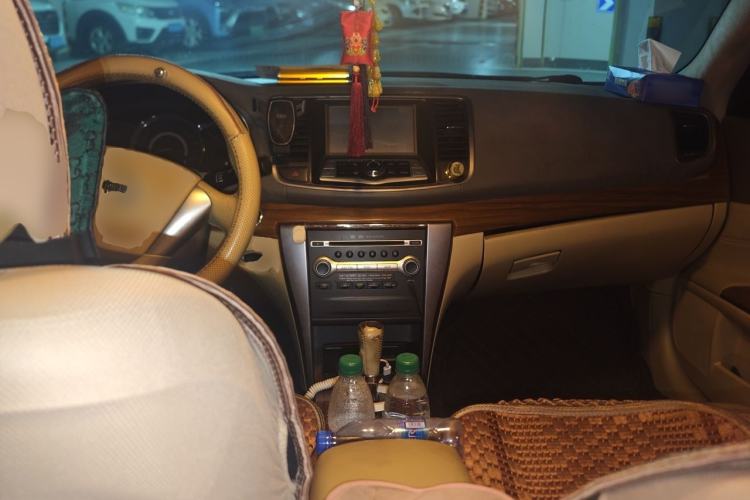 Used Nissan Teana 2011 2.0L XL Glory Edition Center Console