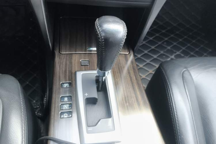 Used Nissan Teana 2011 Duke 2.5L XV Luxury Edition Gear Lever