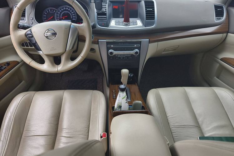Used Nissan Teana 2011 2.0L XL Comfort Edition Interior 2
