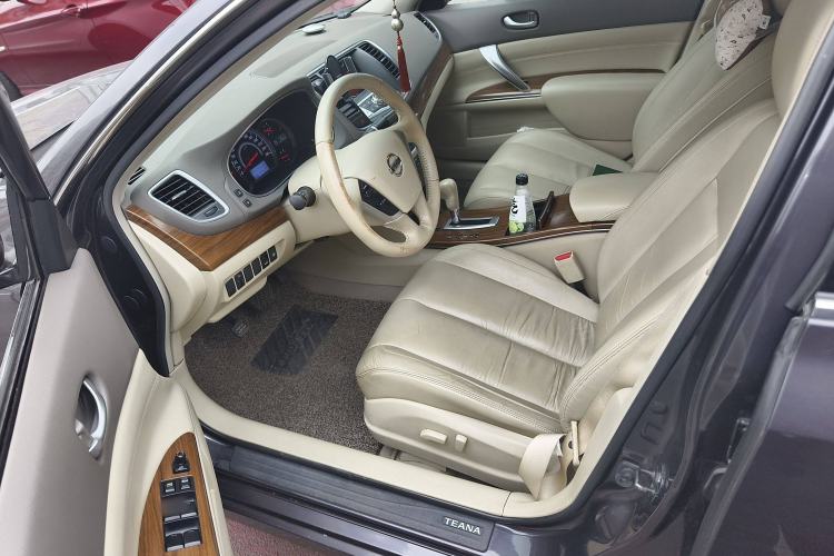 Used Nissan Teana 2011 2.0L XL Comfort Edition Interior 3