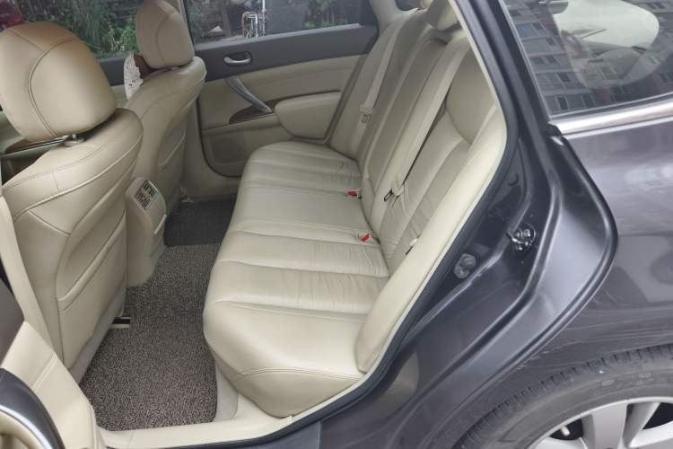 Used Nissan Teana 2011 2.0L XL Comfort Edition Interior 4