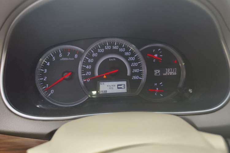 Used Nissan Teana 2011 2.0L XL Comfort Edition Odometer Close Up