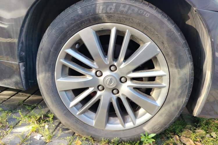 Used Nissan Teana 2011 Duke 2.5L XV VIP Prestige Edition Right Front Wheel Hub