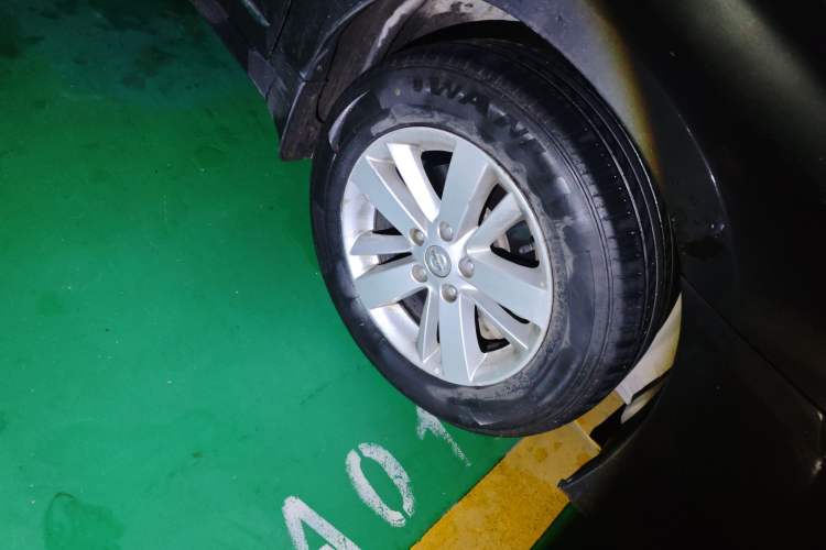 Used Nissan Teana 2011 2.0L XL Comfort Edition Right Front Wheel Hub