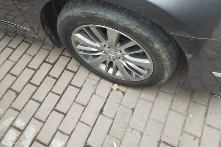 Used Nissan Teana 2011 Duke 2.5L XV Luxury Edition Right Front Wheel Hub