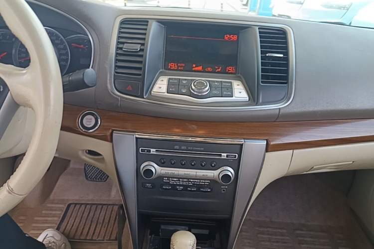 Used Nissan Teana 2011 2.5L XL Advanced Edition Audio And AC Panel