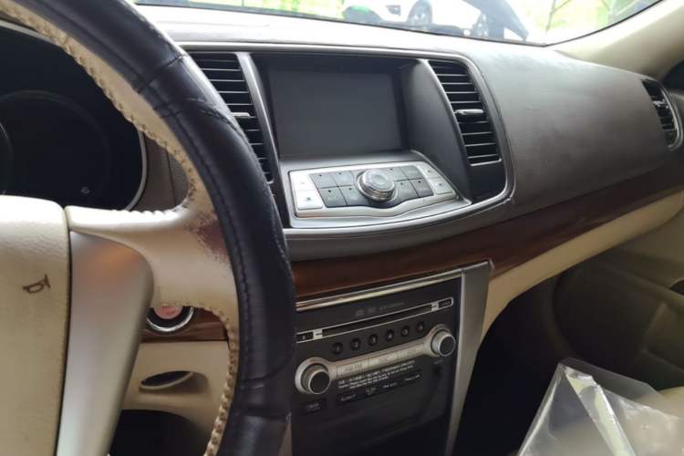 Used Nissan Teana 2011 2.0L XL Comfort Edition Audio And AC Panel