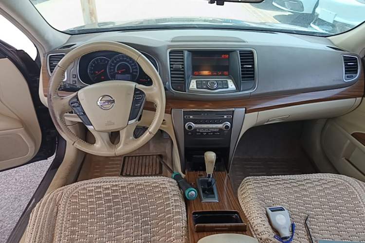 Used Nissan Teana 2011 2.5L XL Advanced Edition Center Console