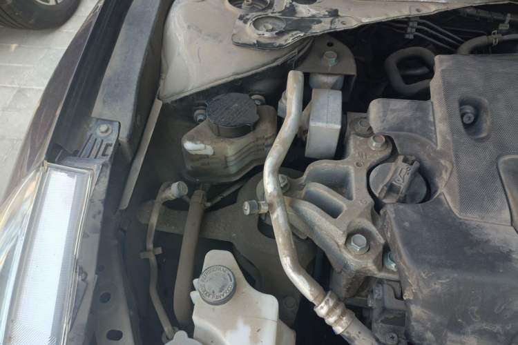 Used Nissan Teana 2011 2.0L XL Comfort Edition Engine Bay Right