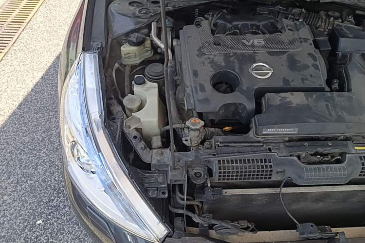 Used Nissan Teana 2011 2.5L XL Advanced Edition Engine Bay Right
