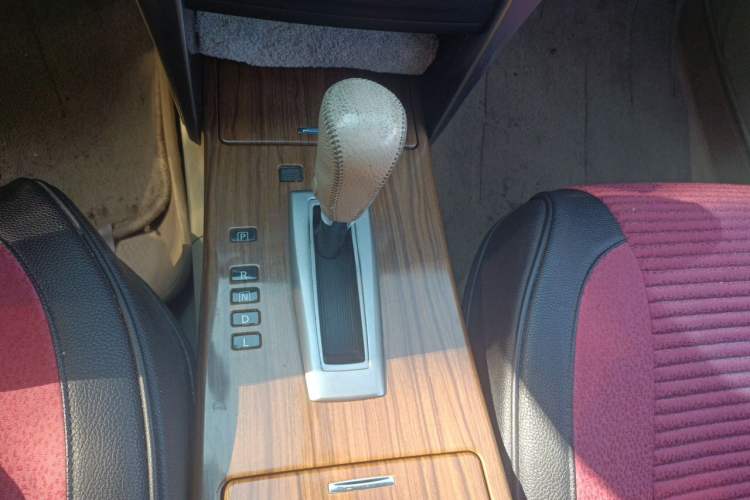Used Nissan Teana 2011 2.0L XL Comfort Edition Gear Lever