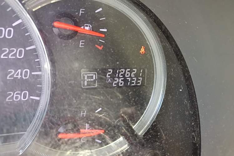 Used Nissan Teana 2011 2.5L XL Advanced Edition Odometer Close Up