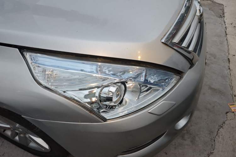 Used Nissan Teana 2011 2.5L XL Advanced Edition Right Front Headlight